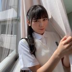 ﻿NGT48 藤崎未夢、制服姿でカーテンにくるまる青春オフショット公開