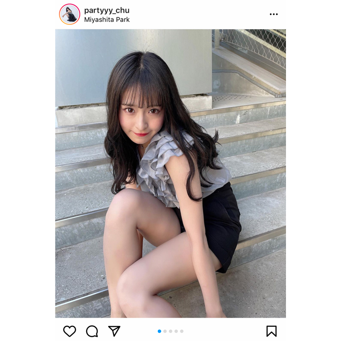 清水里香、生足美脚を押し出した夏コーデを披露！「美脚！！」「可愛い過ぎ〜」