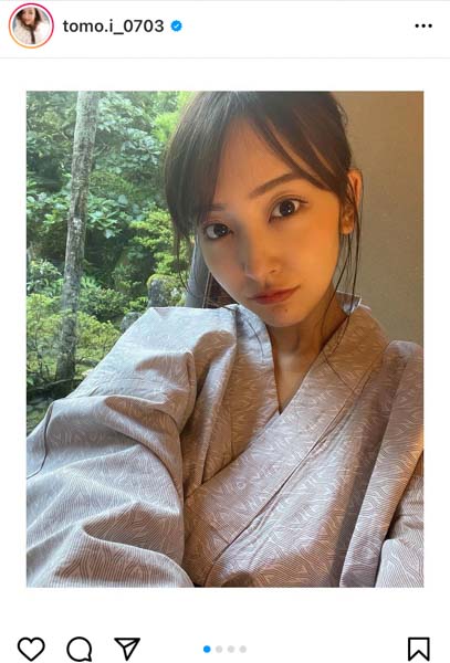 板野友美、温泉旅行中の浴衣自撮りショットに反響ぞくぞく！