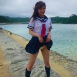 琴井ありさ、セーラー服から美尻あらわの悩殺オフショット公開