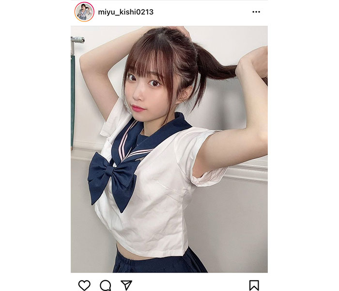 #ババババンビ 岸みゆ、ポニーテールに結んだセーラー服ショット公開