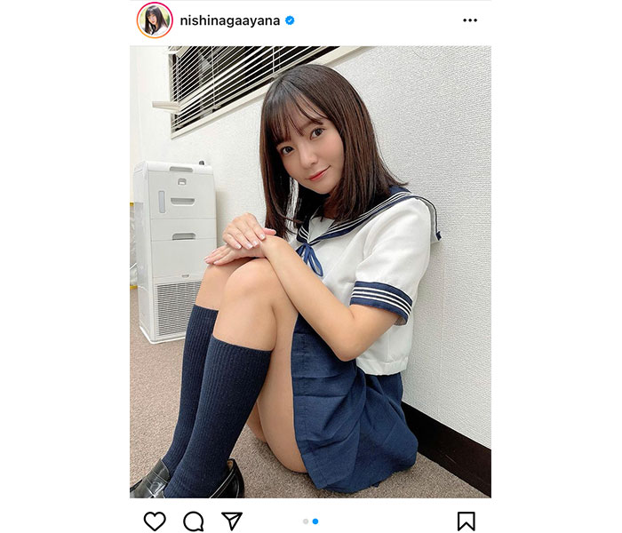 西永彩奈、セーラー服着てどアップ自撮り「眩しすぎて直視できない」