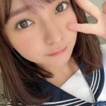 西永彩奈、セーラー服着てどアップ自撮り「眩しすぎて直視できない」