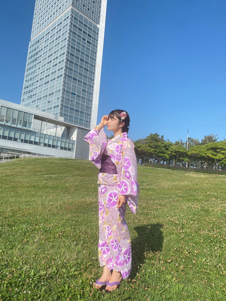 NGT48 清司麗菜、朝顔柄の浴衣オフショットに「素敵すぎる」の声