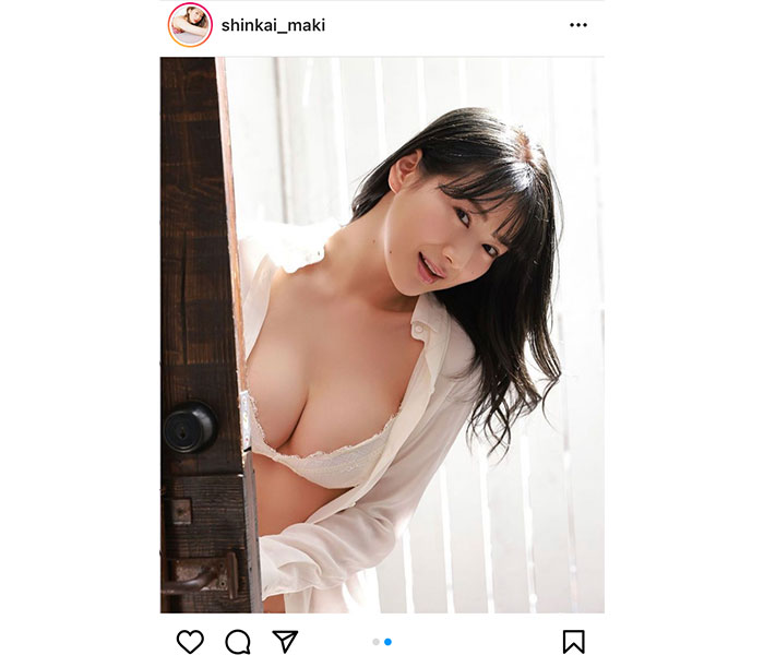 新海まき、セクシー美尻ラインに見惚れる美肌美人ショット