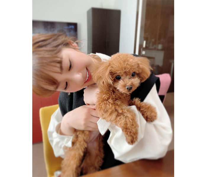 平祐奈、吉田沙保里の愛犬を抱っこした2ショットに「癒し効果抜群」とファン歓喜