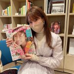 第1子妊娠中のくみっきー、臨月を迎えた大きなお腹くっきりわかる黒ワンピ姿公開