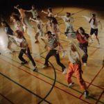 AKB48、98人で魅せる圧巻のダンスに注目!『根も葉もRumor』MVが公開