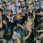 AKB48、98人で魅せる圧巻のダンスに注目!『根も葉もRumor』MVが公開