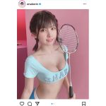 えなこ、斬新なTシャツ姿で美乳披露!