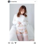 浜嶋りな、白ニット×白下着で魅せるセクシーショット