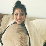 石川恋、お団子ヘアでリラックスした姿に歓喜の声ぞくぞく