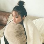 石川恋、お団子ヘアでリラックスした姿に歓喜の声ぞくぞく