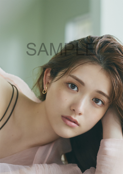 松村沙友理、『CanCam』専属モデル卒業を記念し、卒コンドレスで表紙を飾る