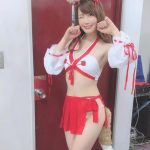 永原芽衣、キツネ耳が可愛い巫女風ビキニ公開!