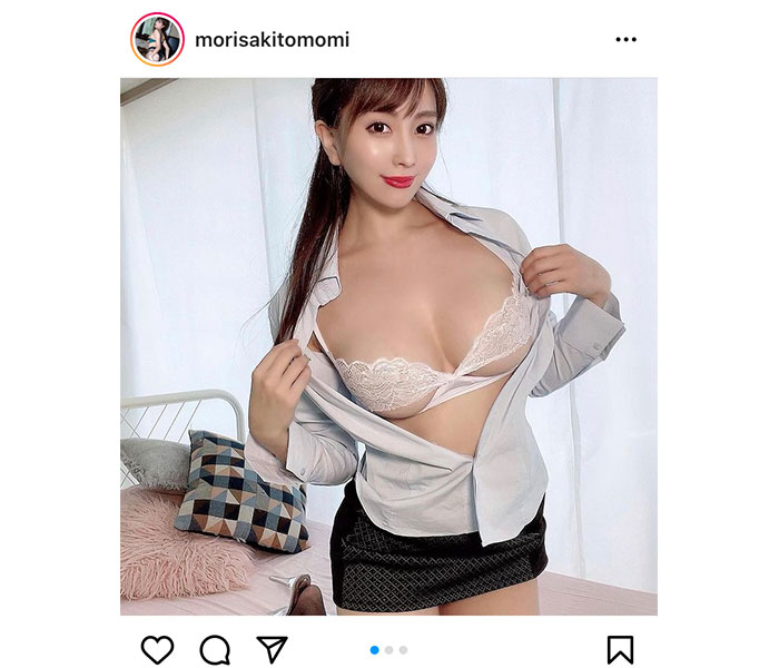 森咲智美、美バストあらわなOLセクシーショット!