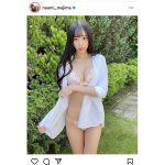 真島なおみ、白シャツ羽織のランジェリーショット公開