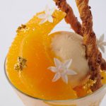 エンポリオ アルマーニ カフェ 心斎橋パルコ、9・10 月のパフェは「オレンジと洋梨のパフェ」