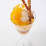 エンポリオ アルマーニ カフェ 心斎橋パルコ、9・10 月のパフェは「オレンジと洋梨のパフェ」