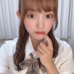 立花紫音の制服コスプレが話題「学生服で高校生になった」