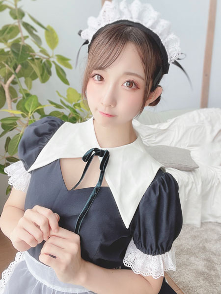 大河もも、メイド服越しに下着見せつけ「好きすぎます」