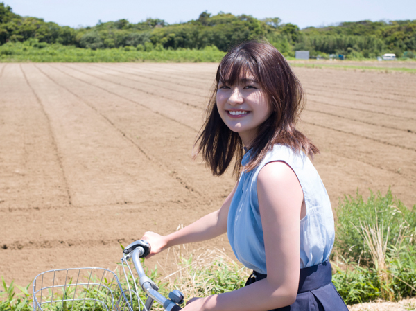 山田南実が「FRIDAY」に登場! あふれ出す『最強カノジョ感』