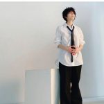 若月佑美、話題の男装カットから別バージョンのオフショット公開