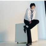 若月佑美、話題の男装カットから別バージョンのオフショット公開
