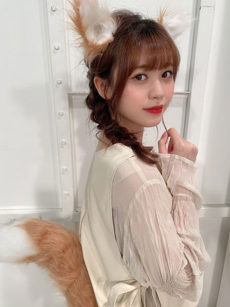 ラストアイドル 阿部菜々実、中秋の名月に狐に変身「かわいすぎる」「お寿司無限にお供えしたい」