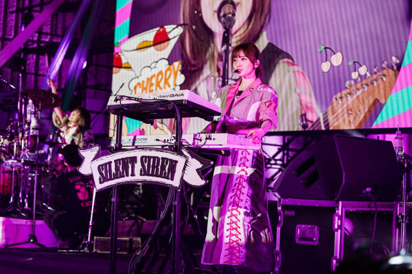 SILENT SIREN、日比谷野外大音楽堂にて結成10周年記念ライブを開催