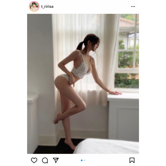 辻りりさ、ヒップラインが美しいグラビアオフショを披露！「美しい」「スタイル抜群」