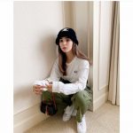 藤田ニコル、ストリートスタイルのヘソ出し私服を公開！「かっこいい」「私服めっちゃ素敵」