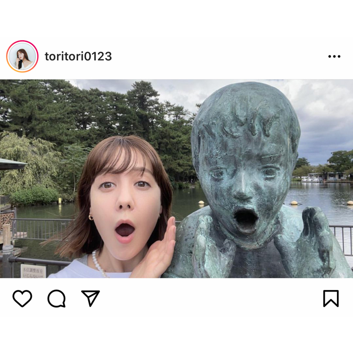 トリンドル玲奈、公園で叫ぶ撮影オフショットに「可愛い」「激カワ」と反響！