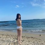 NGT48 西潟茉莉奈、写真集で話題の水着オフショットを公開「もはや日本の宝です」
