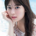 乃木坂46 岩本蓮加、少女から大人へと成長する時間を捉えたポートレートで「blt graph.」表紙を飾る