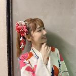 AKB48 柏木由紀、野外ライブで披露した浴衣オフショット披露