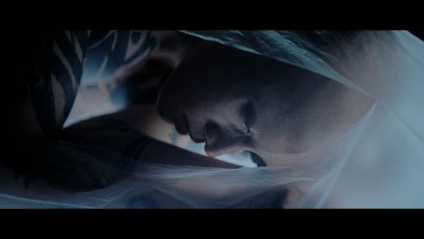 MIYAVI、スキンヘッドのビジュアルで話題の「New Gravity」MVが公開