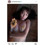 森咲智美、大胆すぎるセクシーパパイヤショットに悩殺