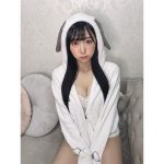 真島なおみ、犬耳パーカーで甘える眼差しにキュン!!