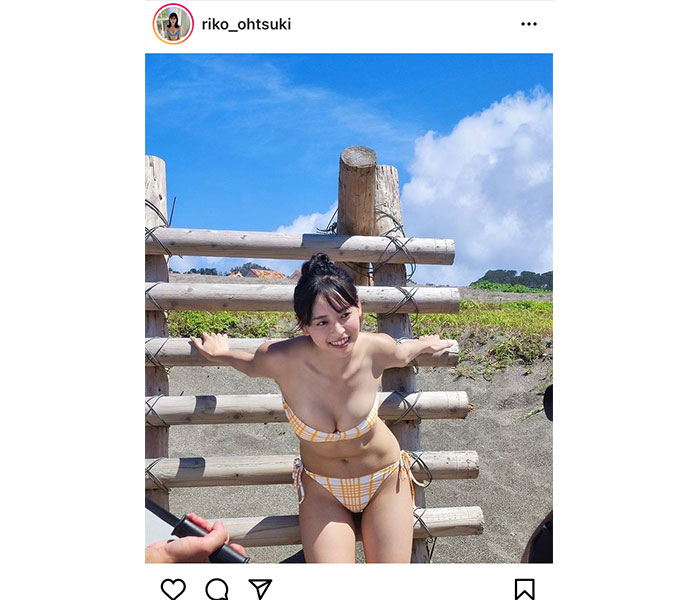 大槻りこ、太陽よりまぶしい水着オフショット公開「魅力的すぎる」「りこちゃんしか勝たん」