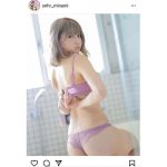 篠原みなみ、下着を脱ぎながらプク顔で「あっちむいてて」