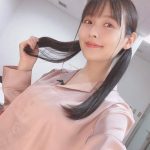 上坂すみれ、ツインテールのパジャマオフショット披露