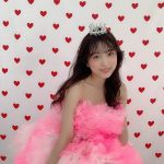 HKT48 矢吹奈子、プリンセスのような微笑みで魅せる「LARME」表紙オフショット公開