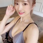 #ババババンビ 吉沢朱音、自撮りで微笑む水着ショットにドキドキ