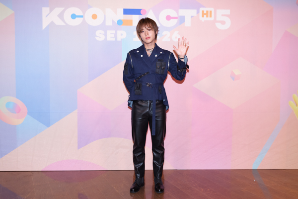 【写真特集】元Wanna One・パク・ジフン (박지훈)『KCON:TACT HI 5』に登場！