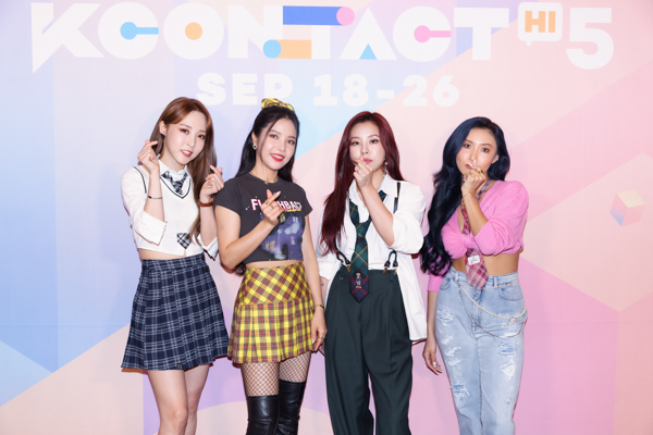 【写真特集】4人組ガールズグループ・MAMAMOO、『KCON:TACT HI 5』でキュートなパフォーマンス！