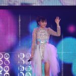 三阪咲がオープニングアクトで「今日好き」テーマ曲『私を好きになってくれませんか』熱唱！＜関コレ2021 A/W＞