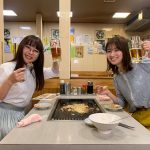 ドラマ『ごほうびごはん』桜井日奈子・岡崎紗絵が満面笑みなもんじゃオフショット公開