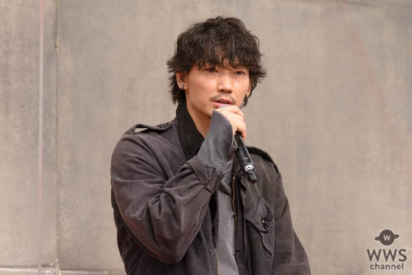 綾野剛、主演ドラマ「アバランチ」を通じてエンタメ業界の希望へ「今こそ手と手を合わせるとき」