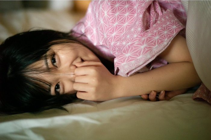 HKT48 田中美久、旅館で「添い寝」風ショットに「幸せすぎる」「最高です」の声